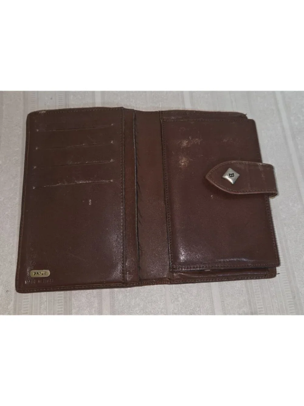 BALLY Bifold Wallet Kiss Lock Coin Pocket Leather Vintage